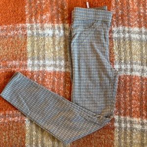 High-rise, vintage pattern pants. Brand Vanilla Star. Size S. Good condition.